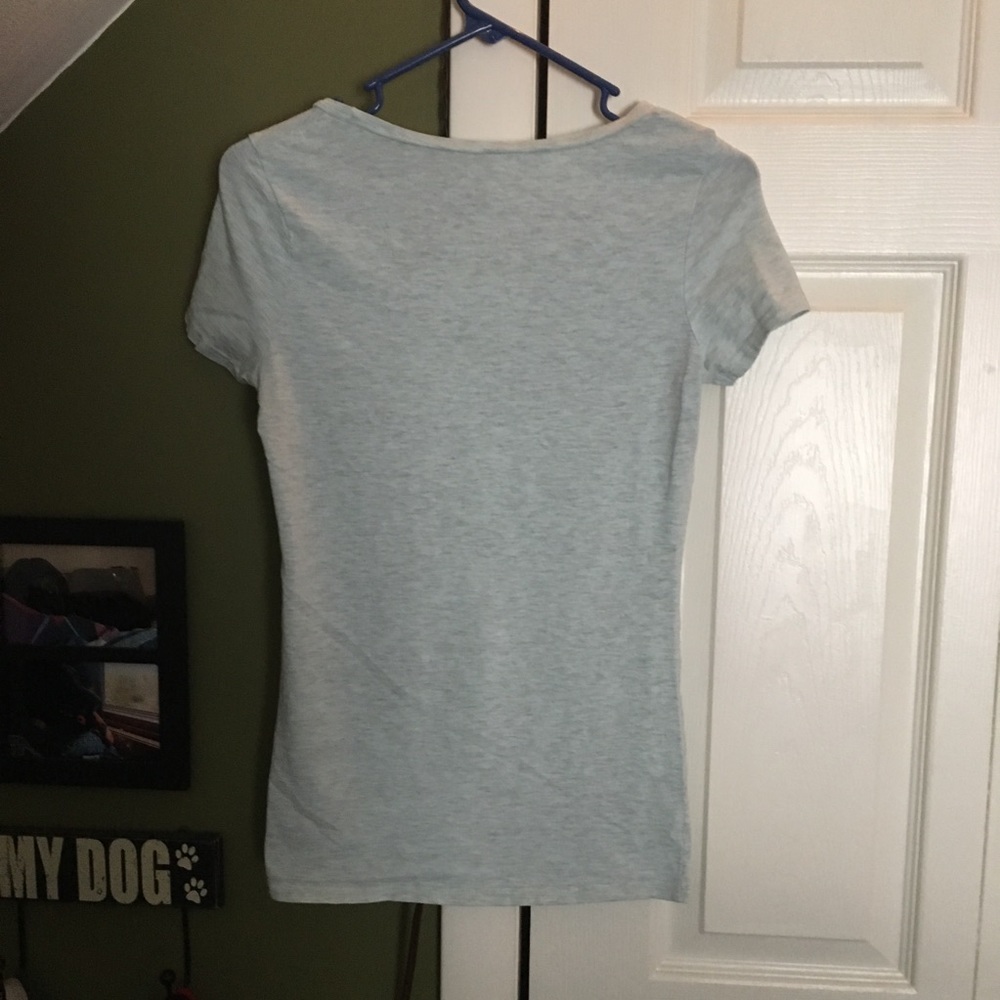 H&M Basic Tee - Picture 3 of 3